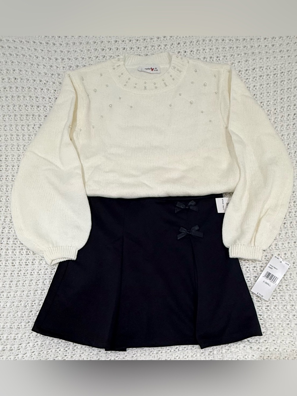 Knit works girls 2-pc sweater and skirt set in ivory/black size XS.